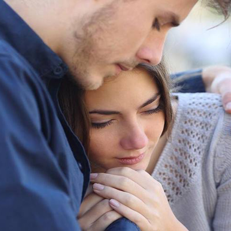 هل المرأة تحتاج الى العاطفة أكثر من الرجل 