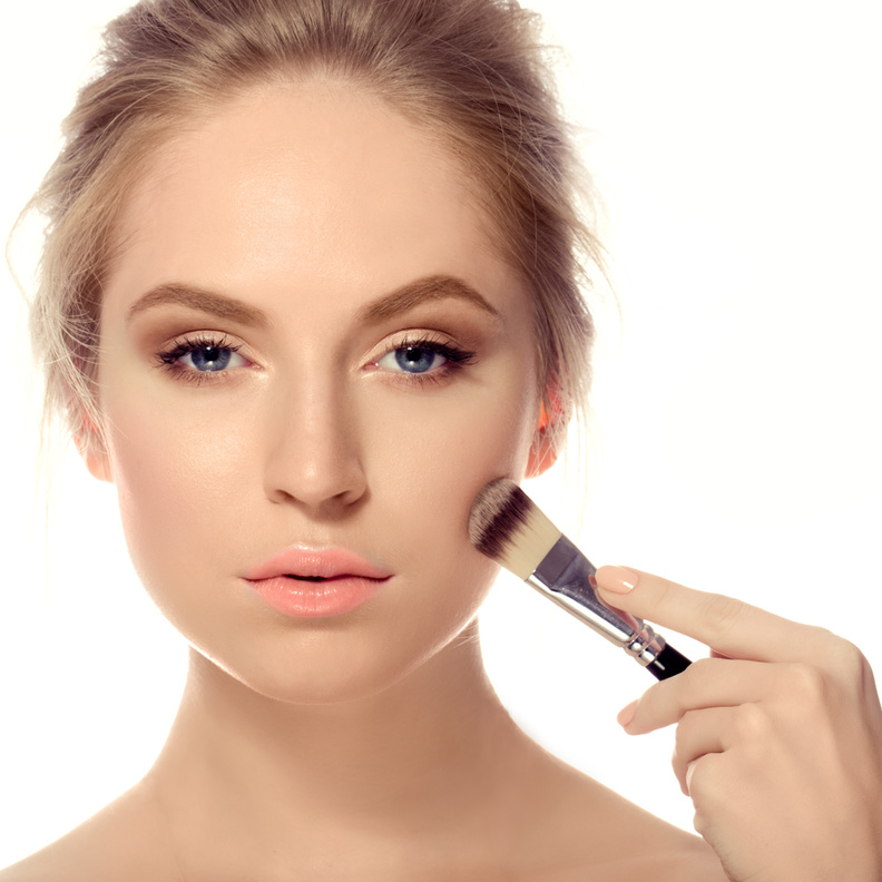 ما هو لون البرونزر المناسب للبشرة الشاحبة؟