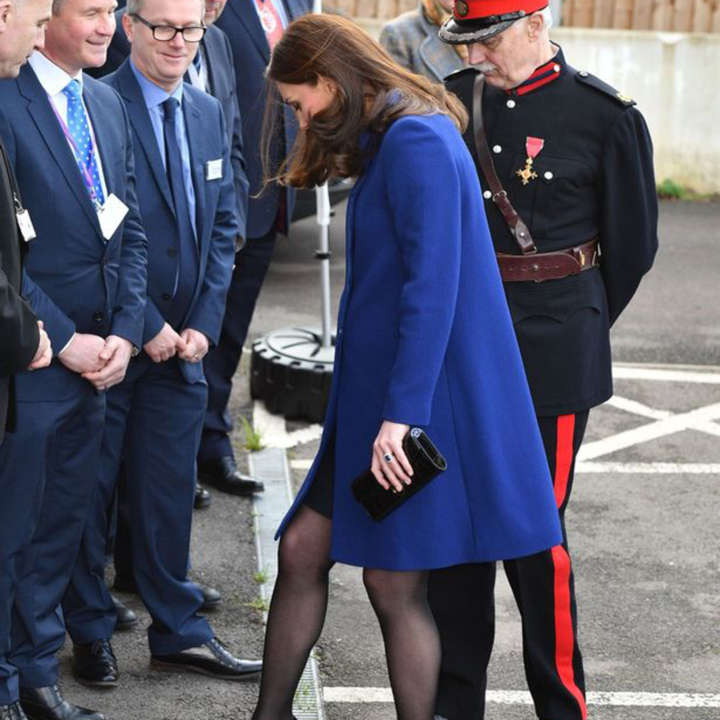 كيت ميدلتون kate Middleton بفستان أصفر