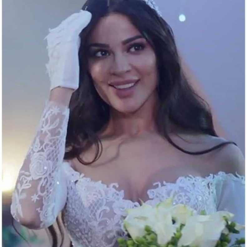 فستان زفاف مسلسل طريق منحها اناقة في الاطلالة