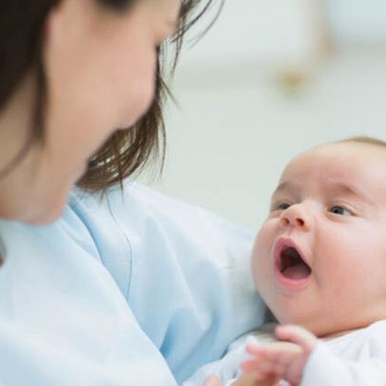 فوائد تكوين صداقات مع امهات اخريات بعد الولادة