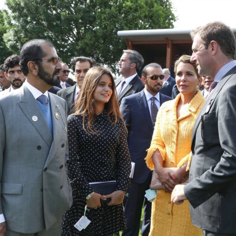 الشيخ محمد بن راشد يشهد سباق الاوكس الإنجليزي