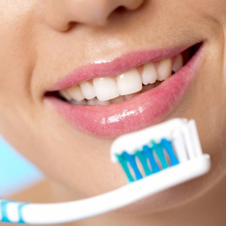 يجب تفريش الأسنان بعناية بعد الحشو