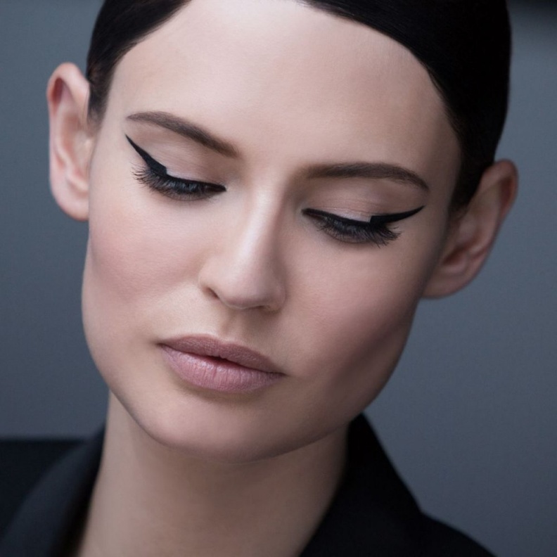 لا تخافي من ترك بصمتك الخاصة على خط الكحل