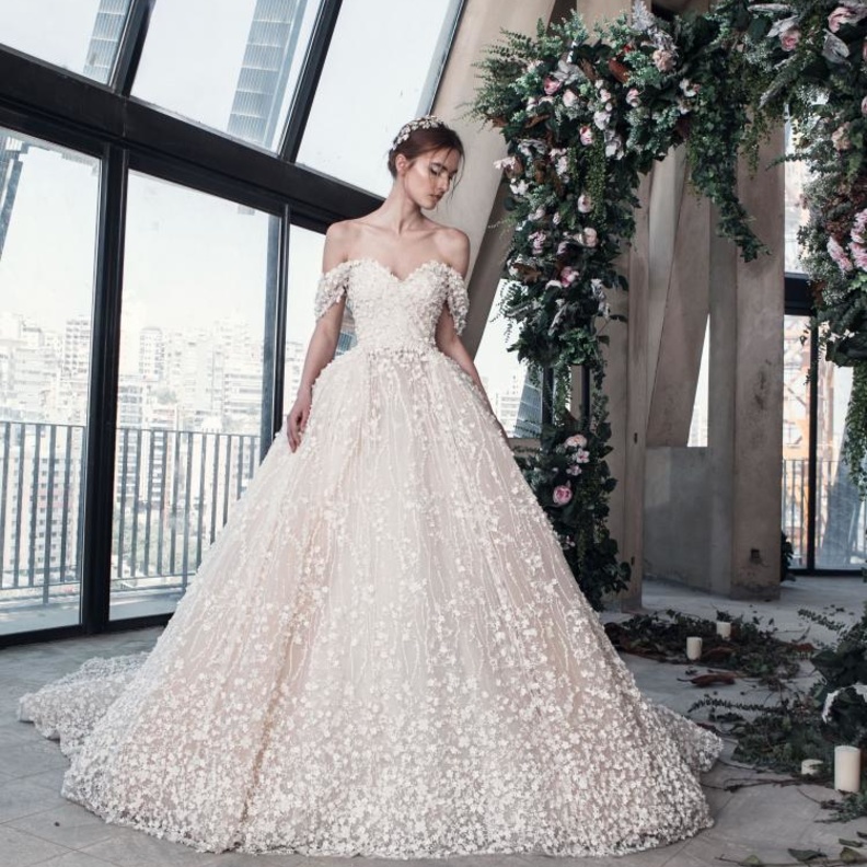 فستان من pronovias