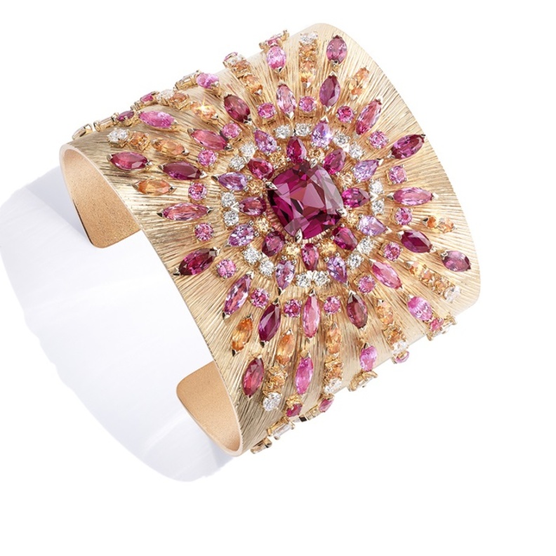  أسوارة فان كليف آند آربلوز من الياقوت والاسبنيل والماس