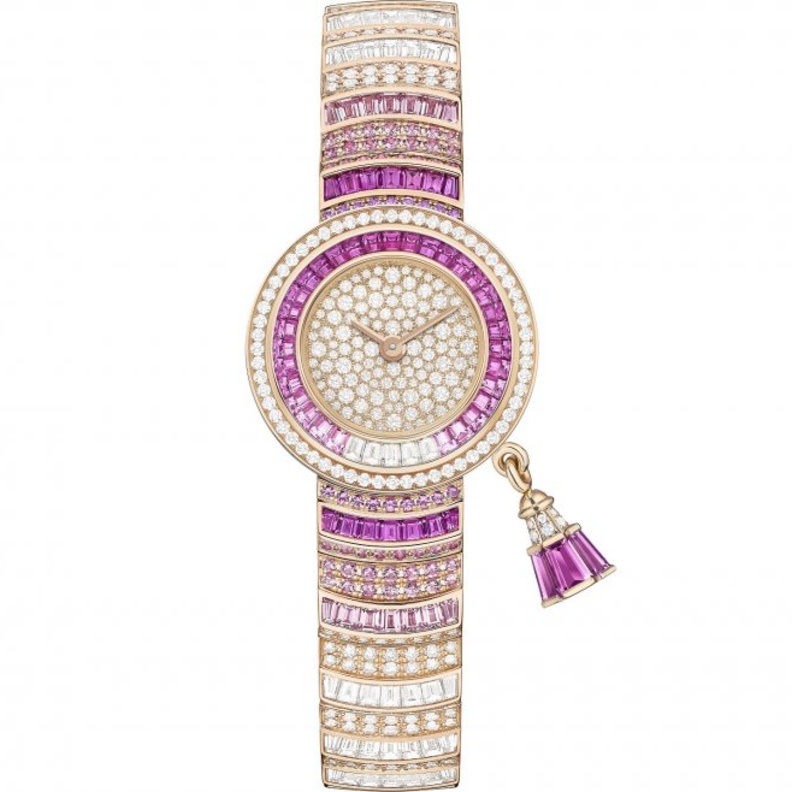 Sweet Charms Pavée المميزة.. تحوّل كل ساعة إلى لحظة من الحظ المطلق