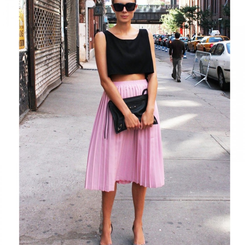 التنانير البيضاء أبرز صيحات الموضة لهذا الموسم