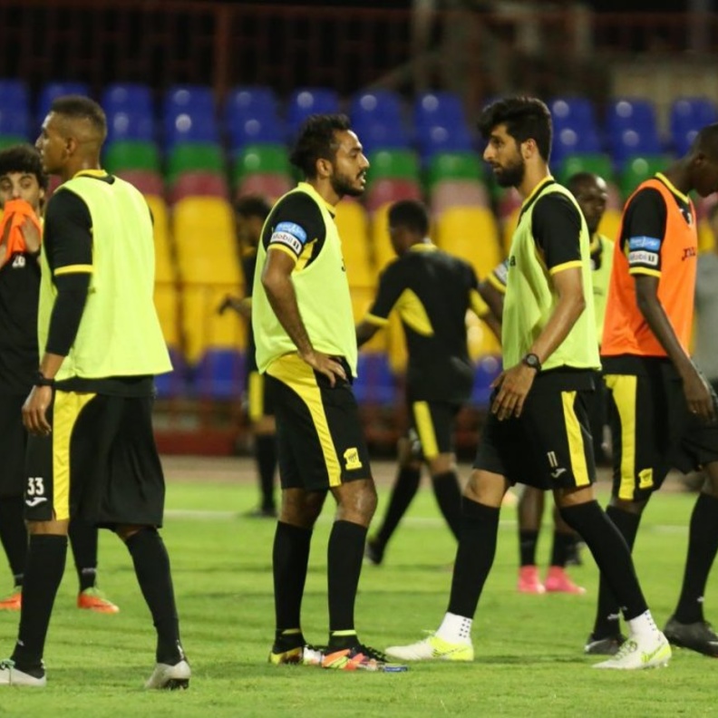 الاتحاد السعودي يستبعد 14 لاعبا في مقدمتهم عدنان فلاتة