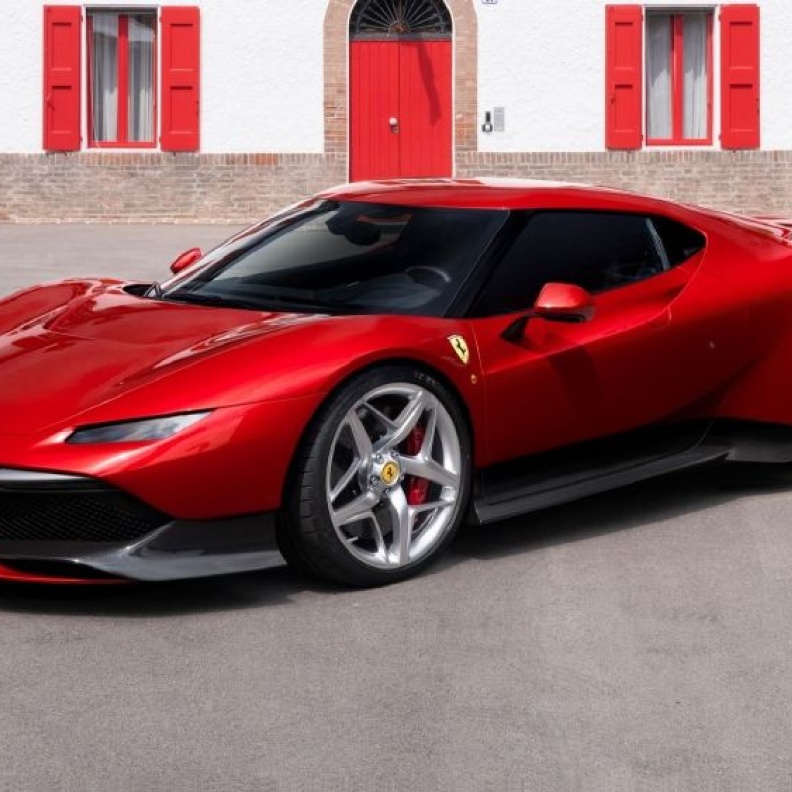 فيراري تكشف عن النسخة الوحيدة من سيارتها SP38