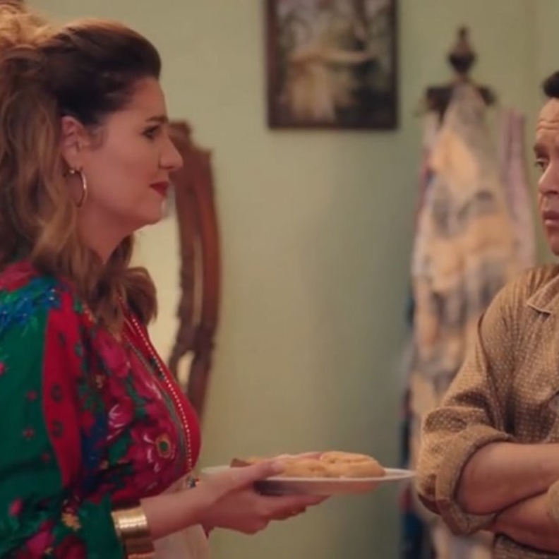 محمد هنيدي يواصل مواقفه الضاحكة