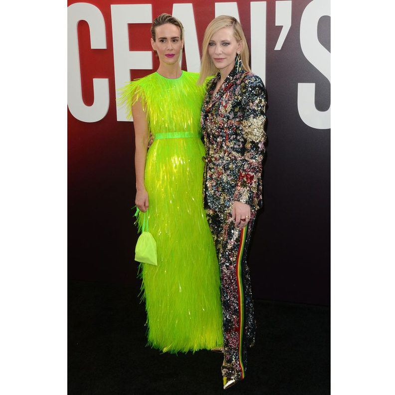 فستان باللون الأخضر مع الشراريب اختارته سارة بولسون Sarah Paulson من برادا Prada