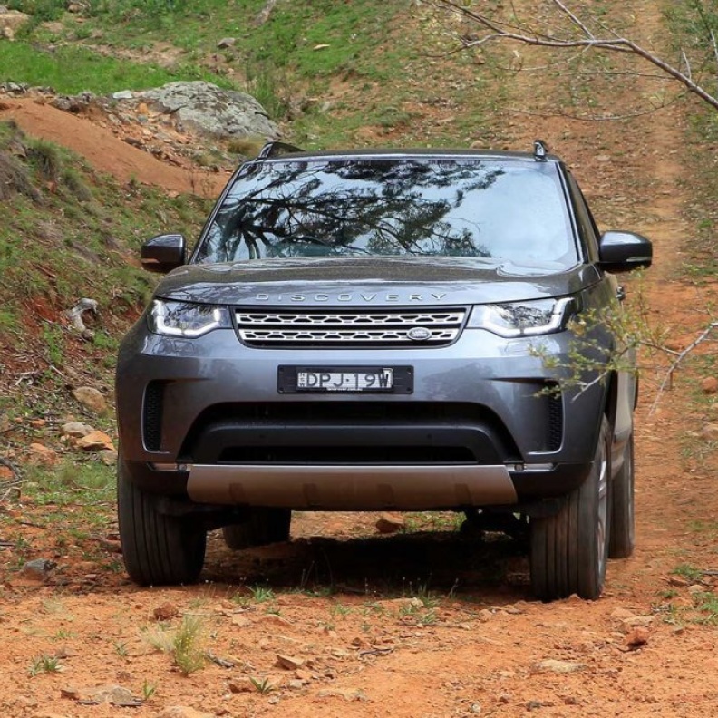 جاكوار لاندروفر تطور سيارة ذاتية القيادة على الطرق الوعرة