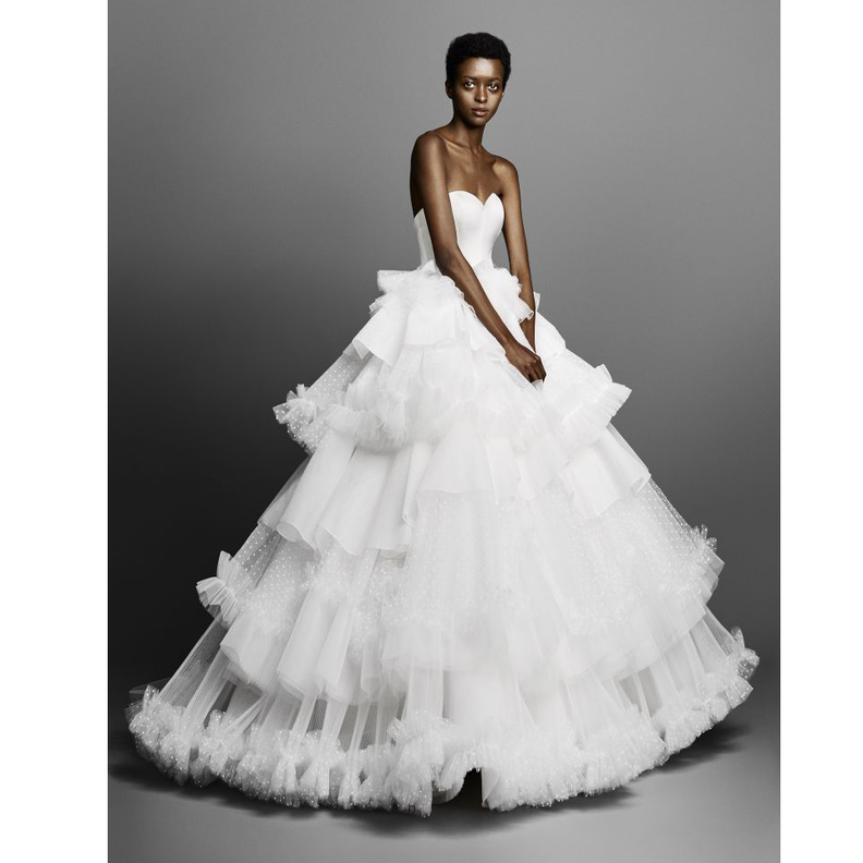 فستان قصير من الكشكش