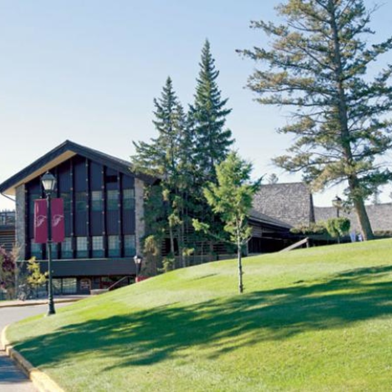 المنتجع الملكي في كندا الذي سيقضي فيه الامير هاري شهر عسله