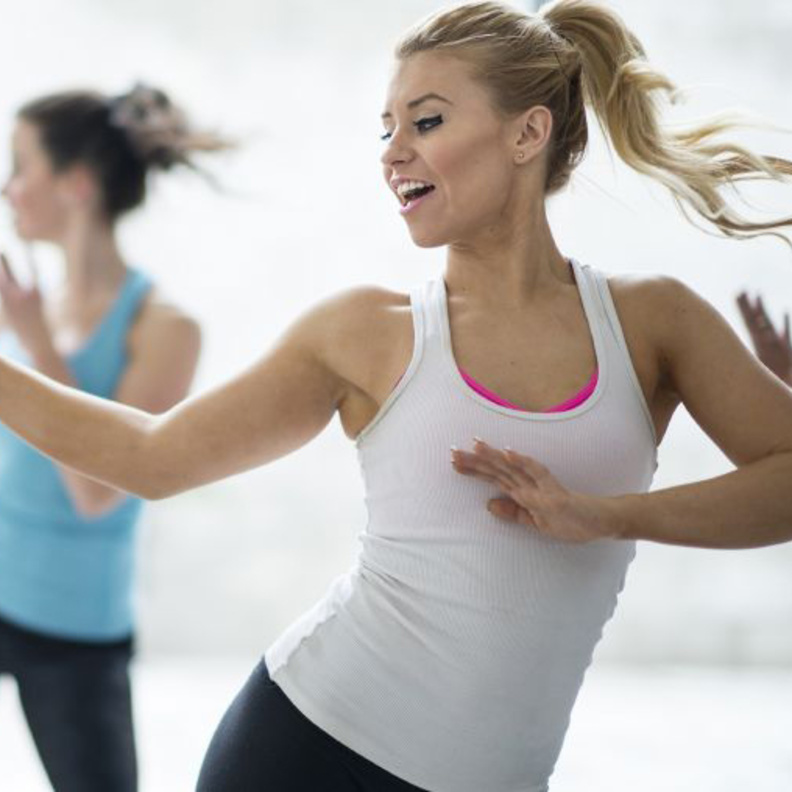 تمرينات اليوغا البسيطة مفيدة لميزان رشاقتك قبل حفل الزفاف