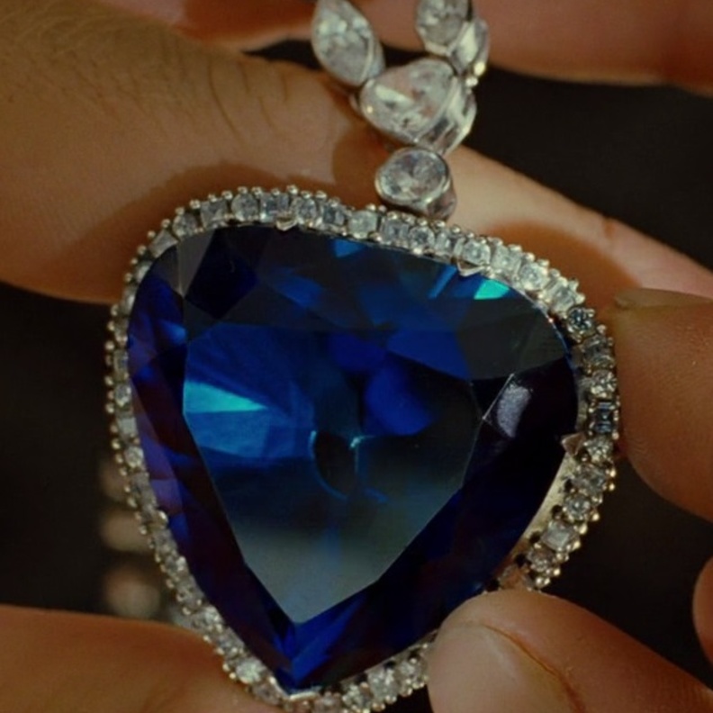 قلادة Heart Of The Ocean في فيلم Titanic