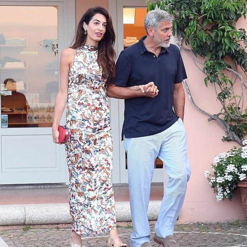 امل كلوني Amal Clooney خلال إجازتها برفقة زوجها جورج كلوني في شوارع إيطاليا