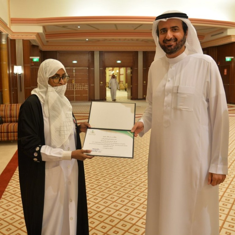  الممرضة مع الدكتور توفيق الربيعة والدكتور محمود العلي