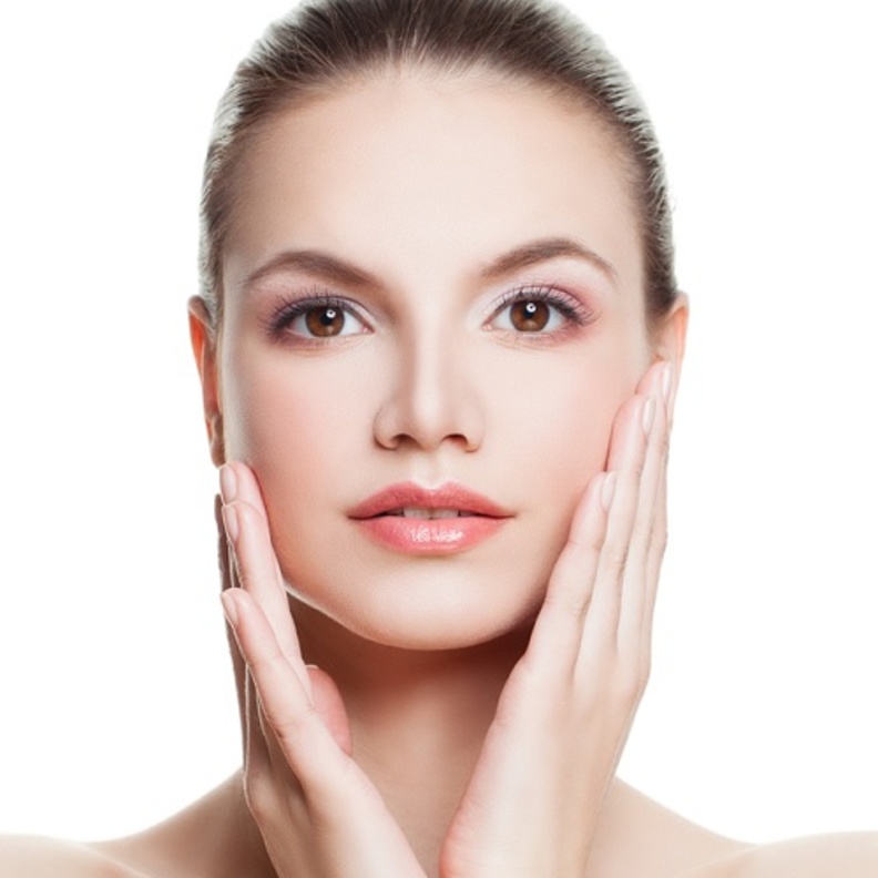 طبقي الخلطات الطبيعية لتفتيح لون البشرة قبل عيد الفطر