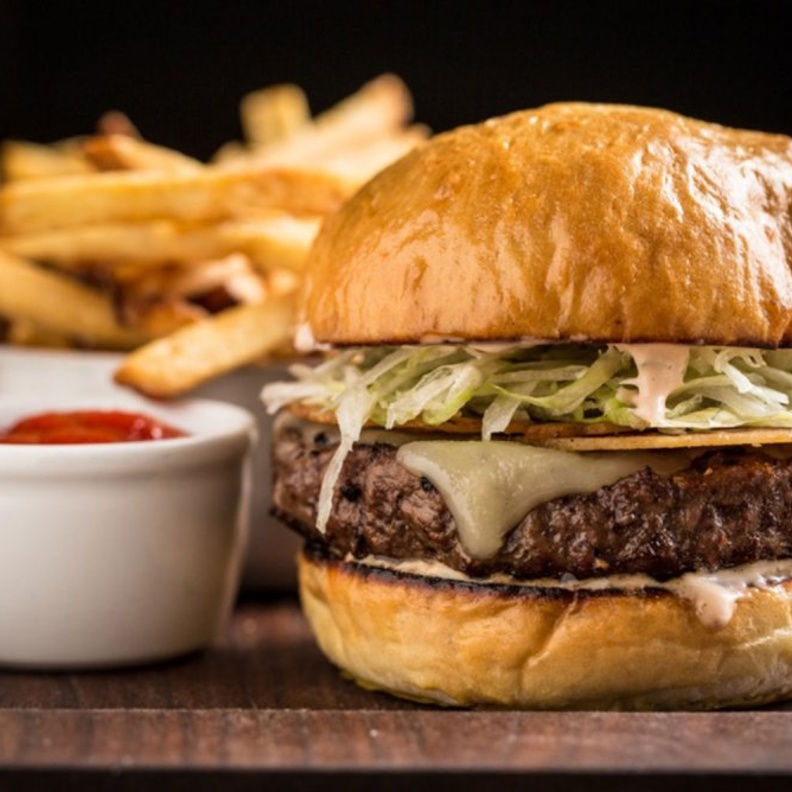  يميل مولود الجوزاء إلى التنوع في الطعام والتجديد ولا يفضل نوعا واحدا