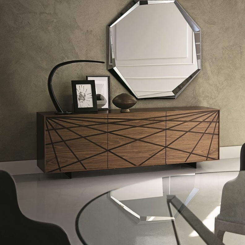 تصميم مميز لمرآة مودرن باللون النحاسي الجذاب