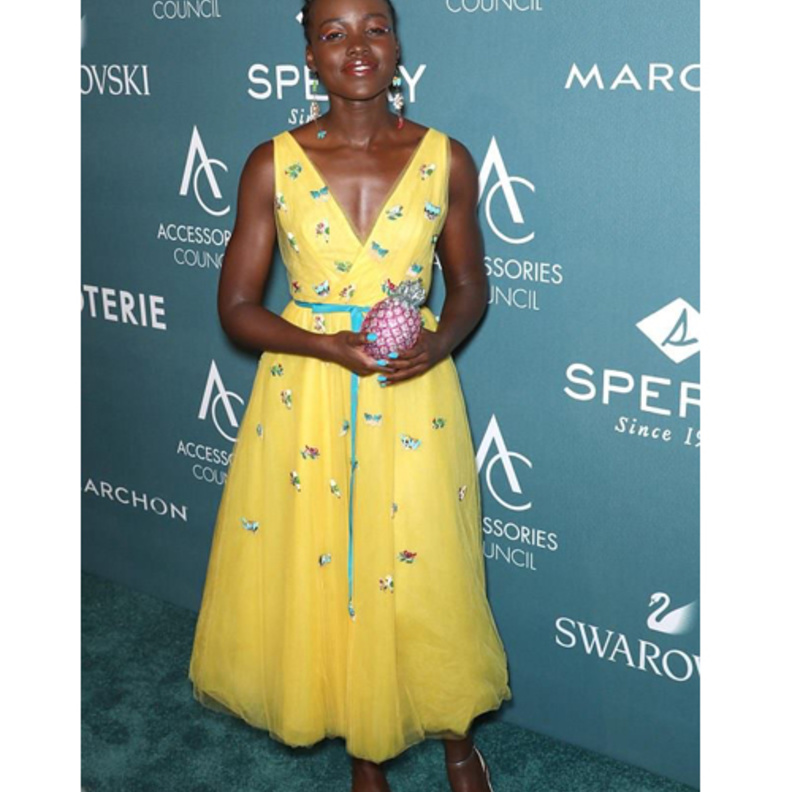 كريسي تايغن بدأت تعود تدريجياً الى رشاقتها المعهودة بعد وضعها لمولودها الثاني