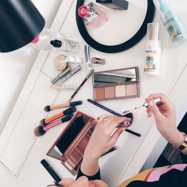 تألقي في العيد بحجابك المذهل وشعرك القوي والصحي تحته