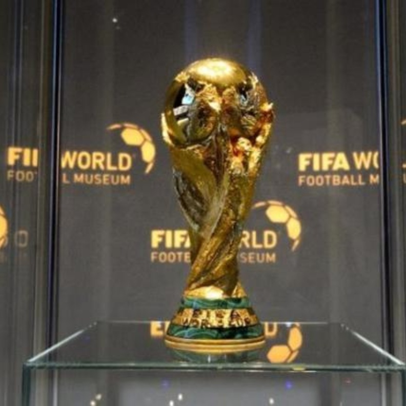 شيشة على شكل كأس العالم في مصر