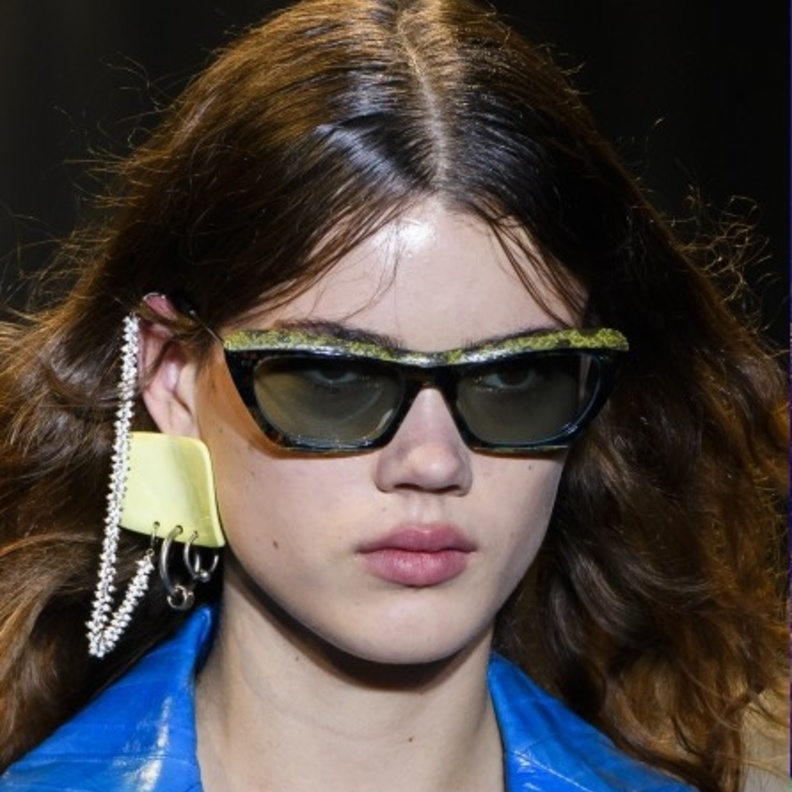 طرق اختيار النظارة الشمسية حسب شكل الوجه