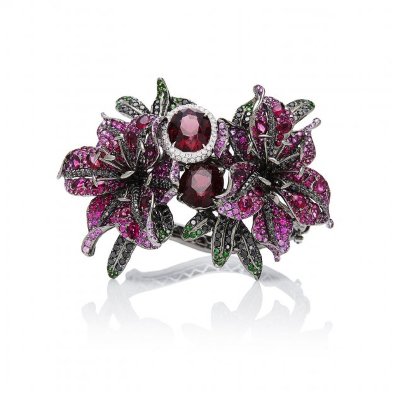 اسوارة من شانيلChanel