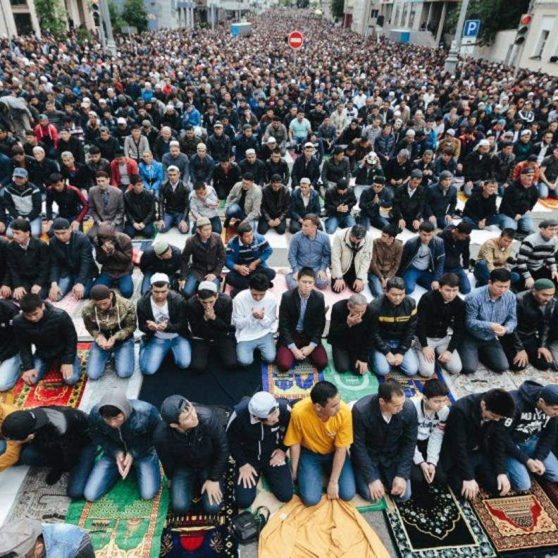 من أشهر الأطعمة التي اعتاد المسلمين في روسيا على تناولها في عيد الفطر في روسيا هو طبق مانتي