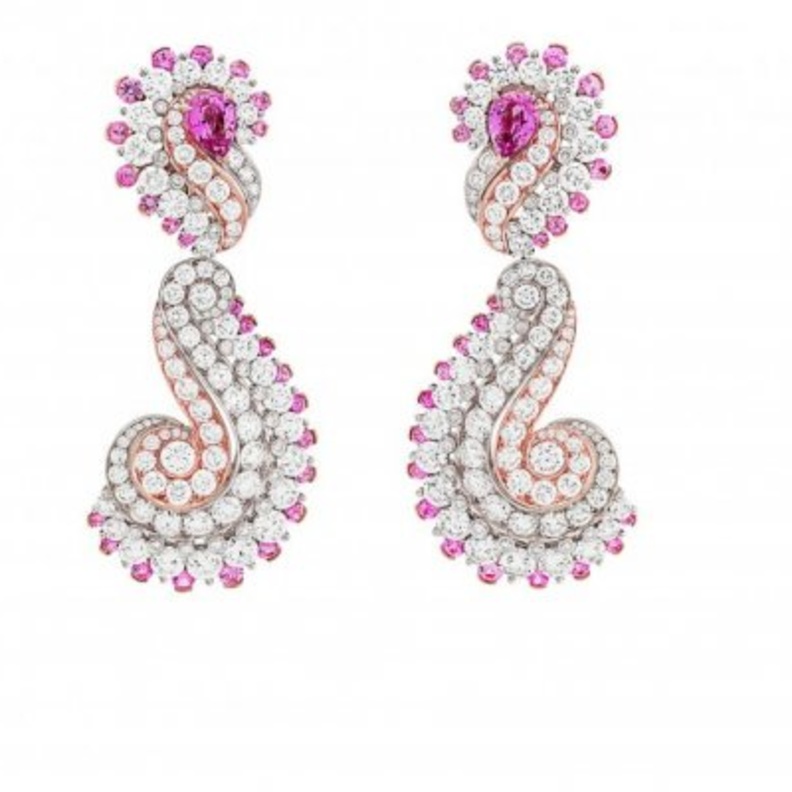  أقراط من فان كليف اند اربلز من الياقوت والماس والذهب