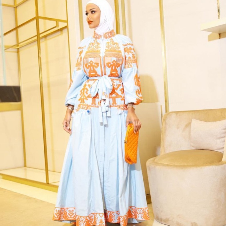 موضة الباستيل مع العبايات الواسعة بأسلوب مرمر