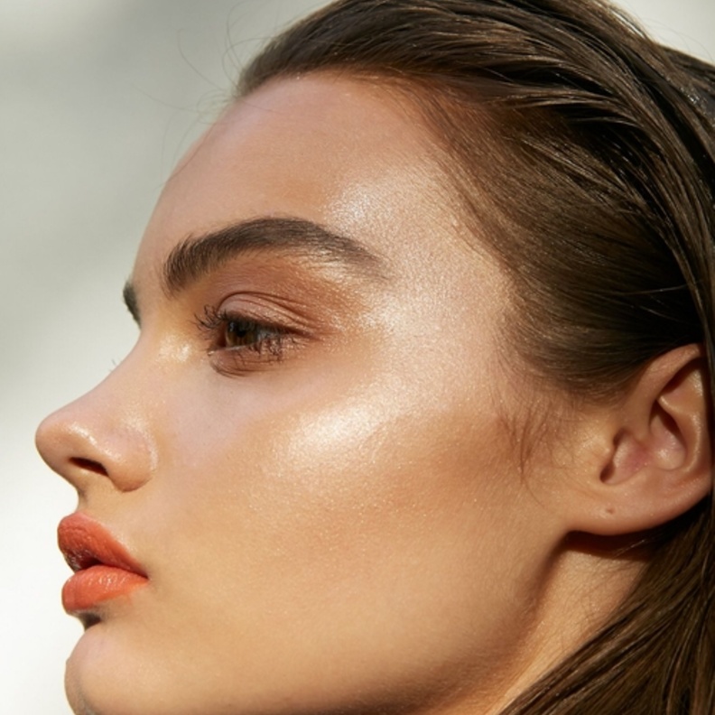 لمعة بيضاء لؤلؤية