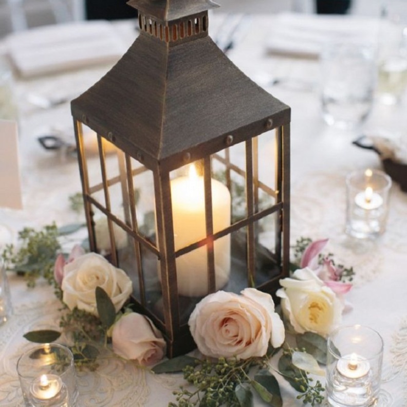 زينة مميزة باللون الابيض