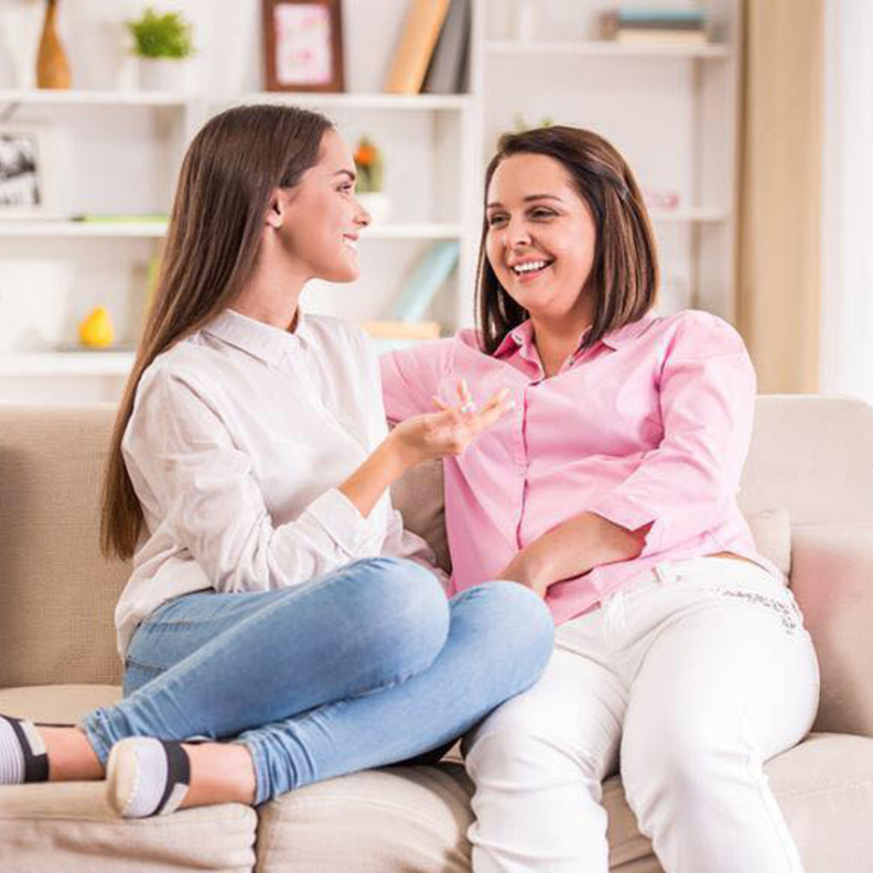 نصائح هامة لتقوية علاقة الأم بأبنتها