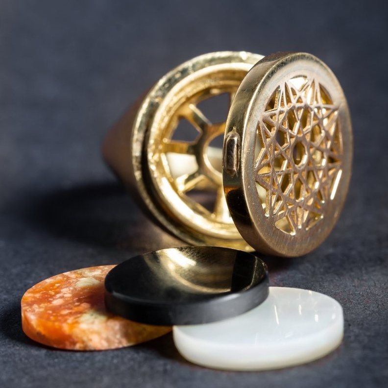 مجوهرات Hajer Jewels للمصممة السعودية هاجر الثنيان 