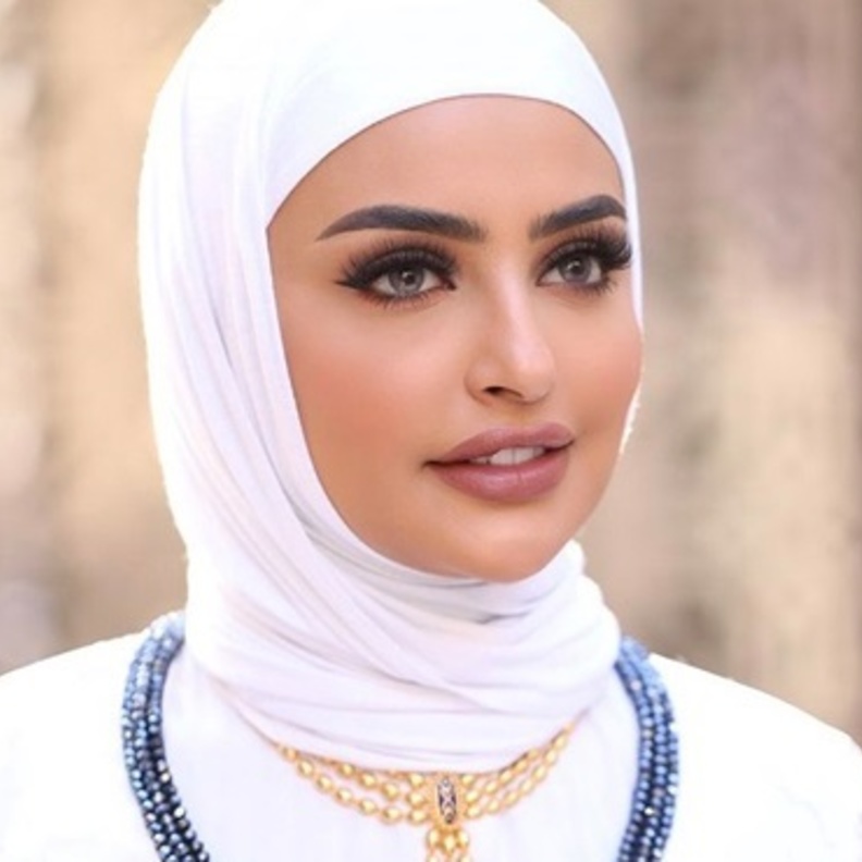  مكياج ناعم مع الآيلاينر السفلي للعروس المحجبة