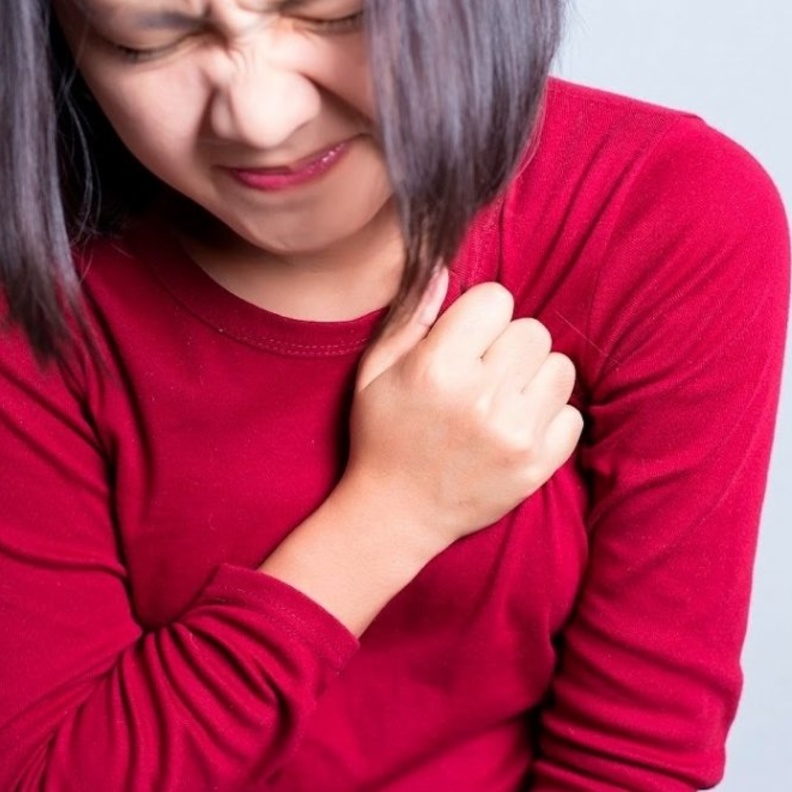 نغزات القلب تسبب الما مبرح في الصدر