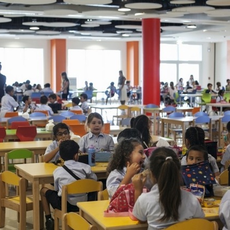 مدارس في أبوظبي تتقدم بزيادة رسومها