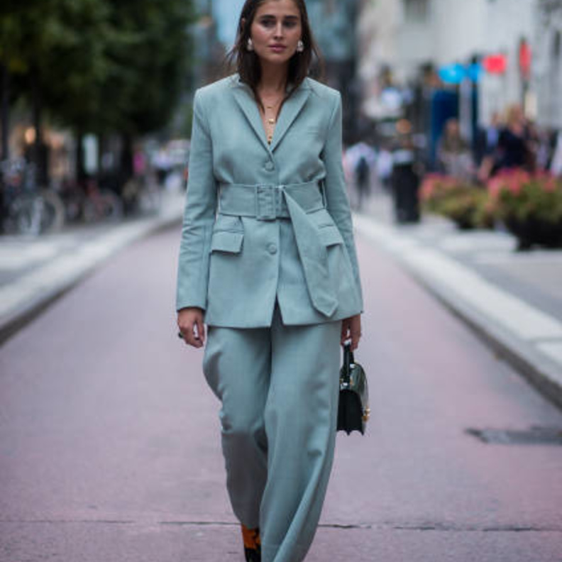 درجات اللون  الأخضر المناسبة لبشرتك 