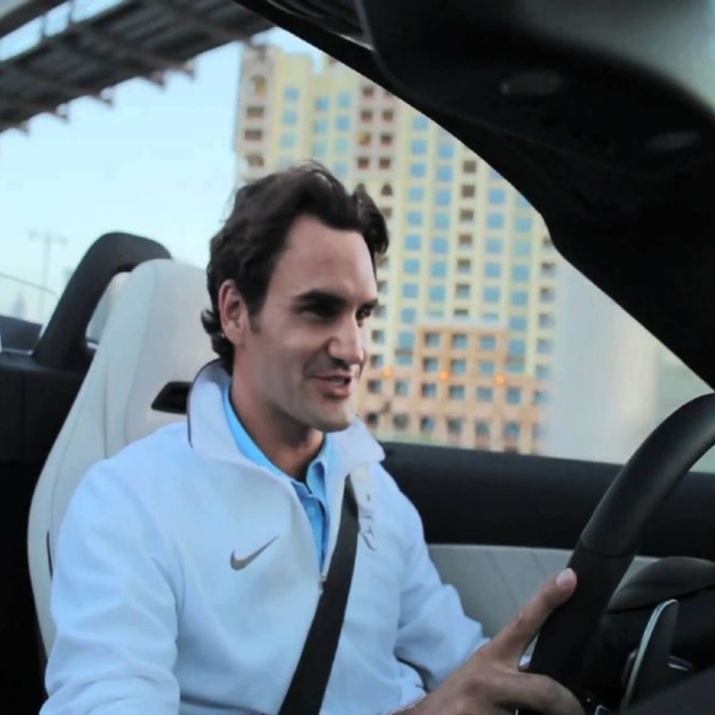 ارتبط موراي بسيارة i8 منذ فوزه ببطولة ميونيخ الألمانية عام 2015