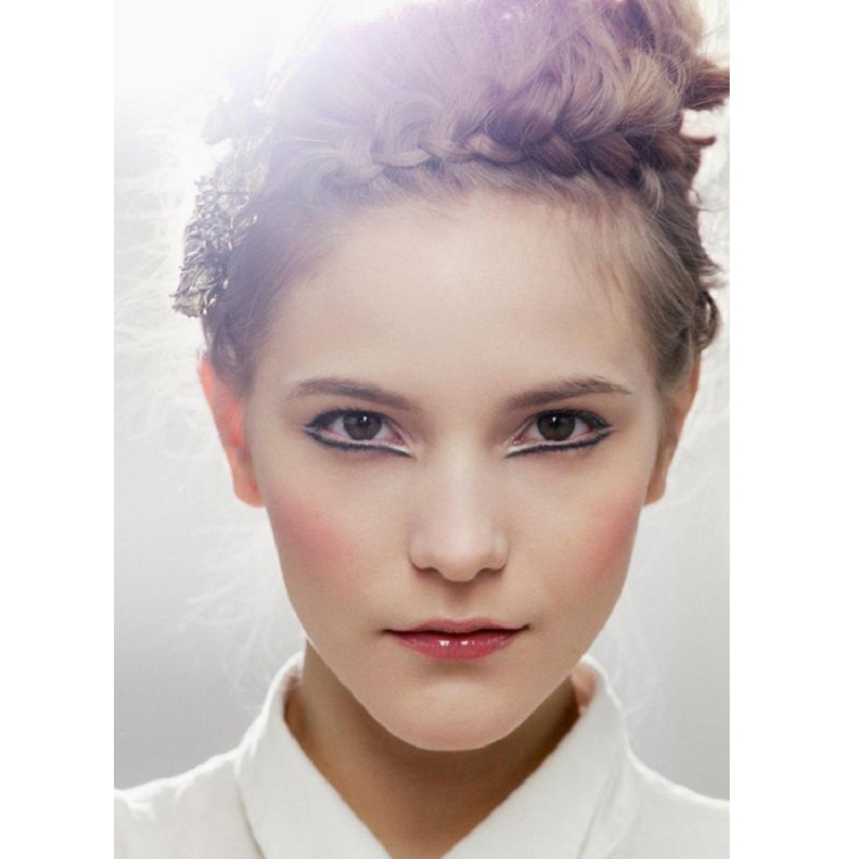 خط اندر لاينر خفيف جداً