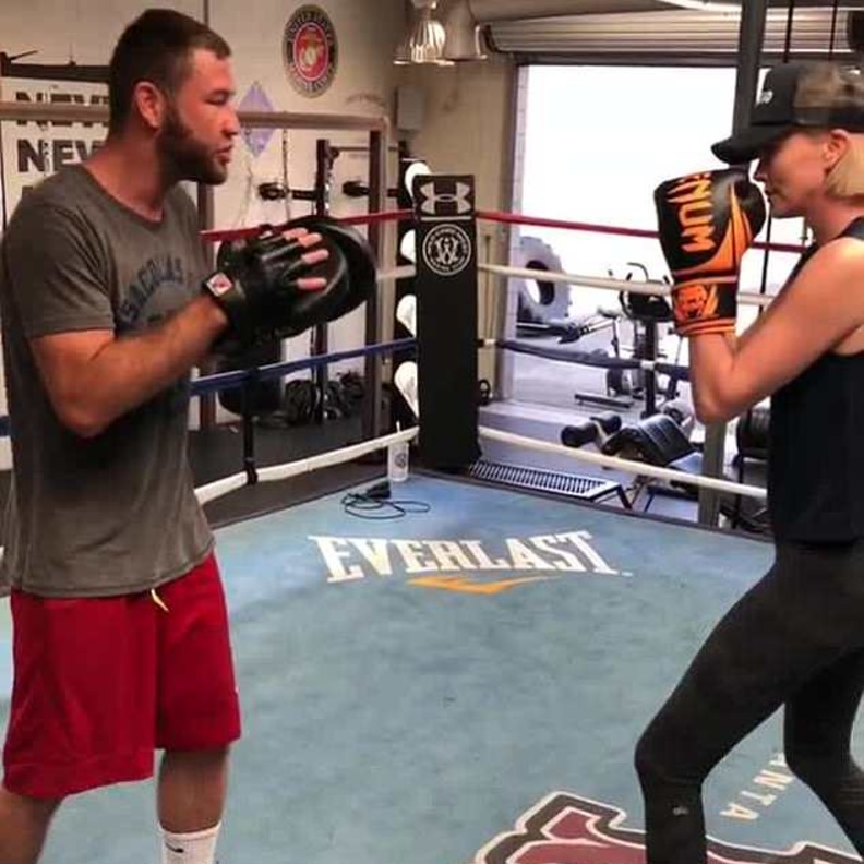 تشارليز ثيرون