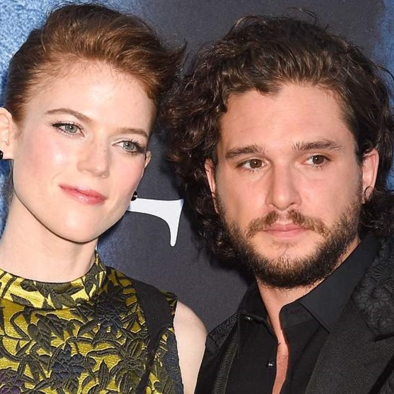 كيت هارينجتون و روز ليزلي 