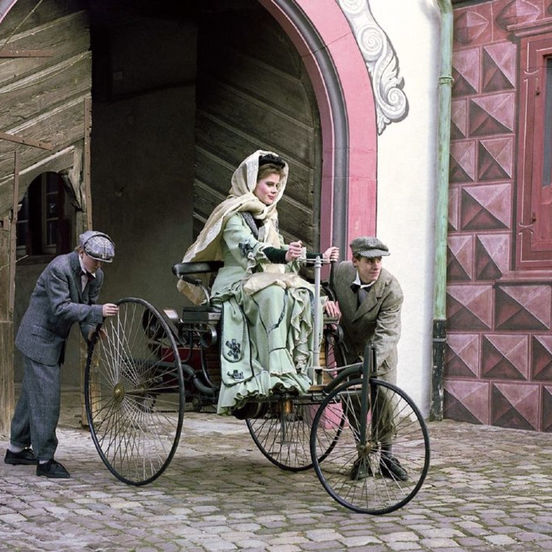 شجاعة بيرثا وقيادتها السيارة أسست لاحقاً لتطوير مشروع زوجها كارل بنز