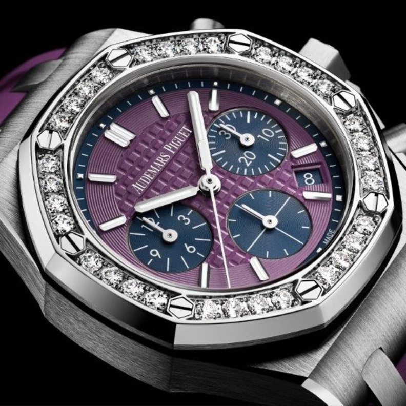 مجموعة ساعات رويال أوك أوفشور أوتوماتيك كرونوغراف 37 مم الجديدة من دار أوديمار بيغه Audemars Piguet