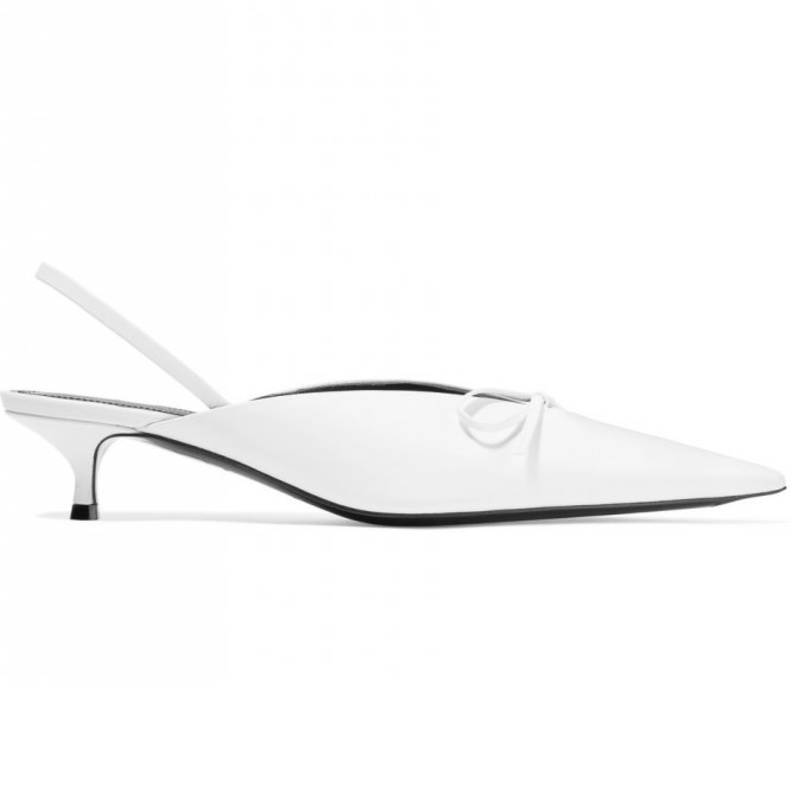  من CHRISTIAN LOUBOUTIN حذاء مزين بالمسامير المعدنية