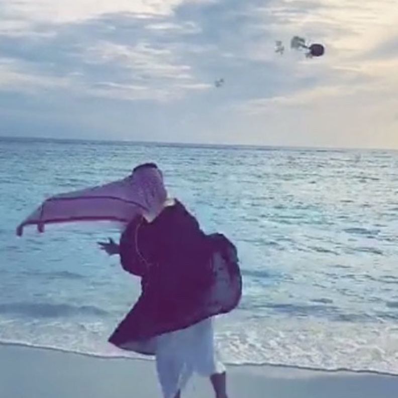 ممر العروىس على شاطيء جزيرة خاصة في المالديف